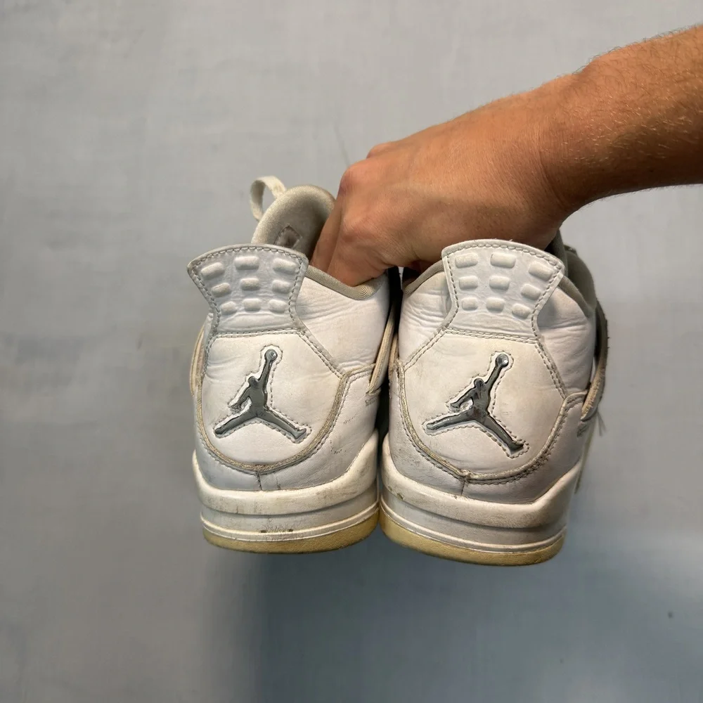 Jordan Men's Air Jordan 4 basketball sneakers 2000s White